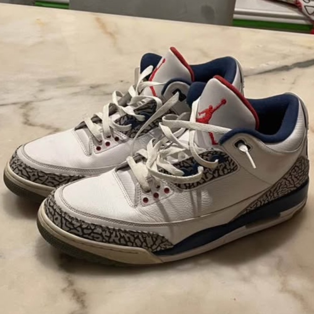 Men’s Jordan’s 3 True Blue